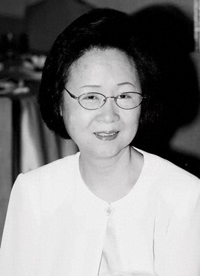 蘇有朋唱《雨蝶》送別瓊瑤眼中含淚