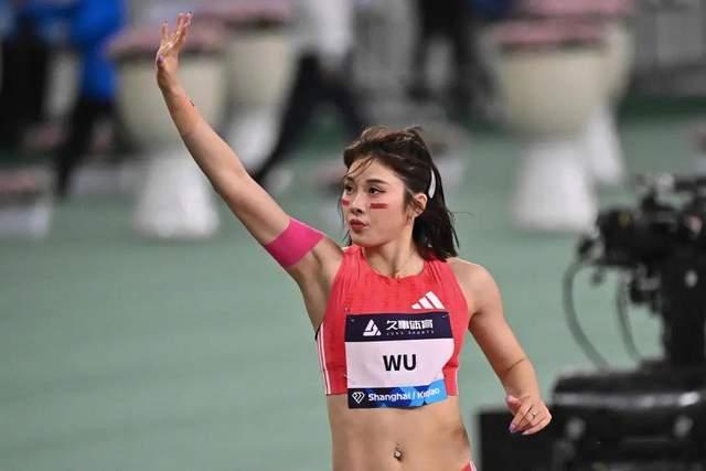 吳艷妮打破首都高校女子100欄紀(jì)錄