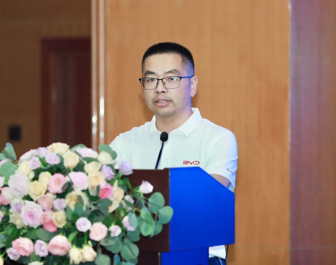 比亞迪叉車經(jīng)營性租賃發(fā)布會在北京舉行